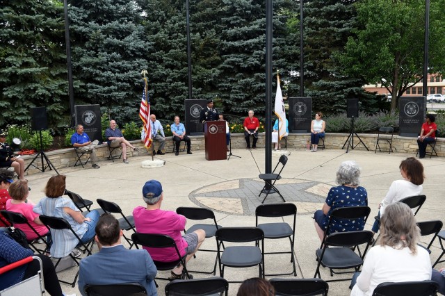 Residents, veterans and local leaders of Buffalo Grove participate in their annual Flag Day celebration at Veterans Park on June 14th. Army Reserve Lt. Col. Keith A. Cowan, 3rd Battalion, 335 Infantry Regiment, 85th U.S. Army Reserve Support Command, participated in the ceremony as the keynote speaker.
(U.S. Army Reserve photo by Staff Sgt. Erika Whitaker)