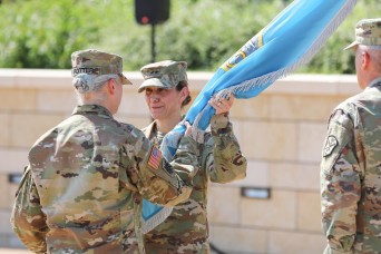 INSCOM welcomes Maj. Gen. Bredenkamp as its new commanding general