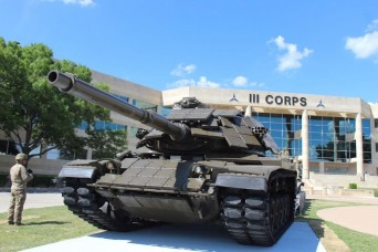 'New' tanks now frame Fort Hood's III Corps Headquarters 